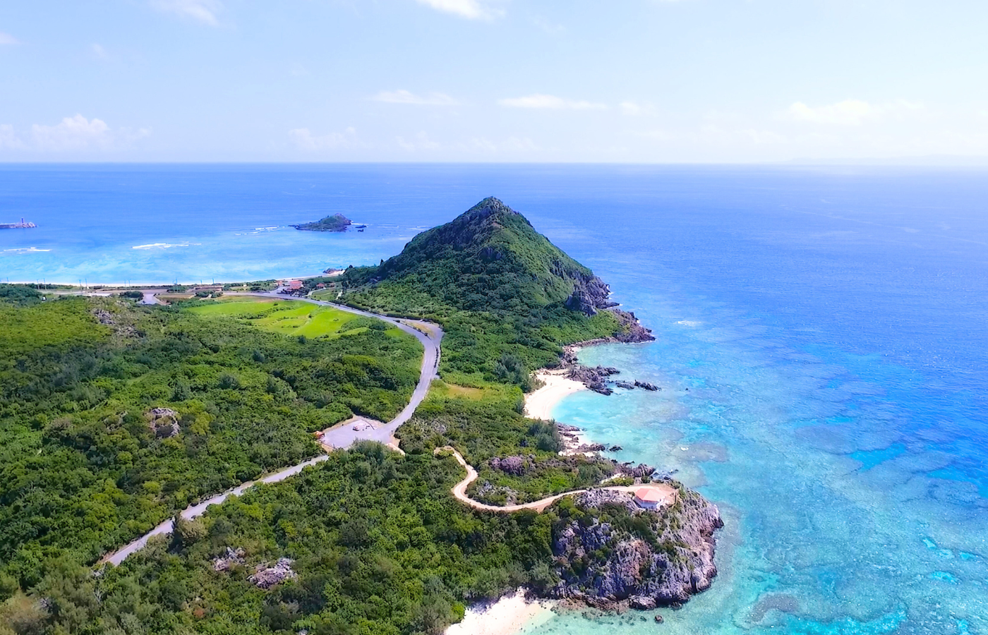 沖縄県伊是名村 ドローン写真 城山 シラサギ展望台