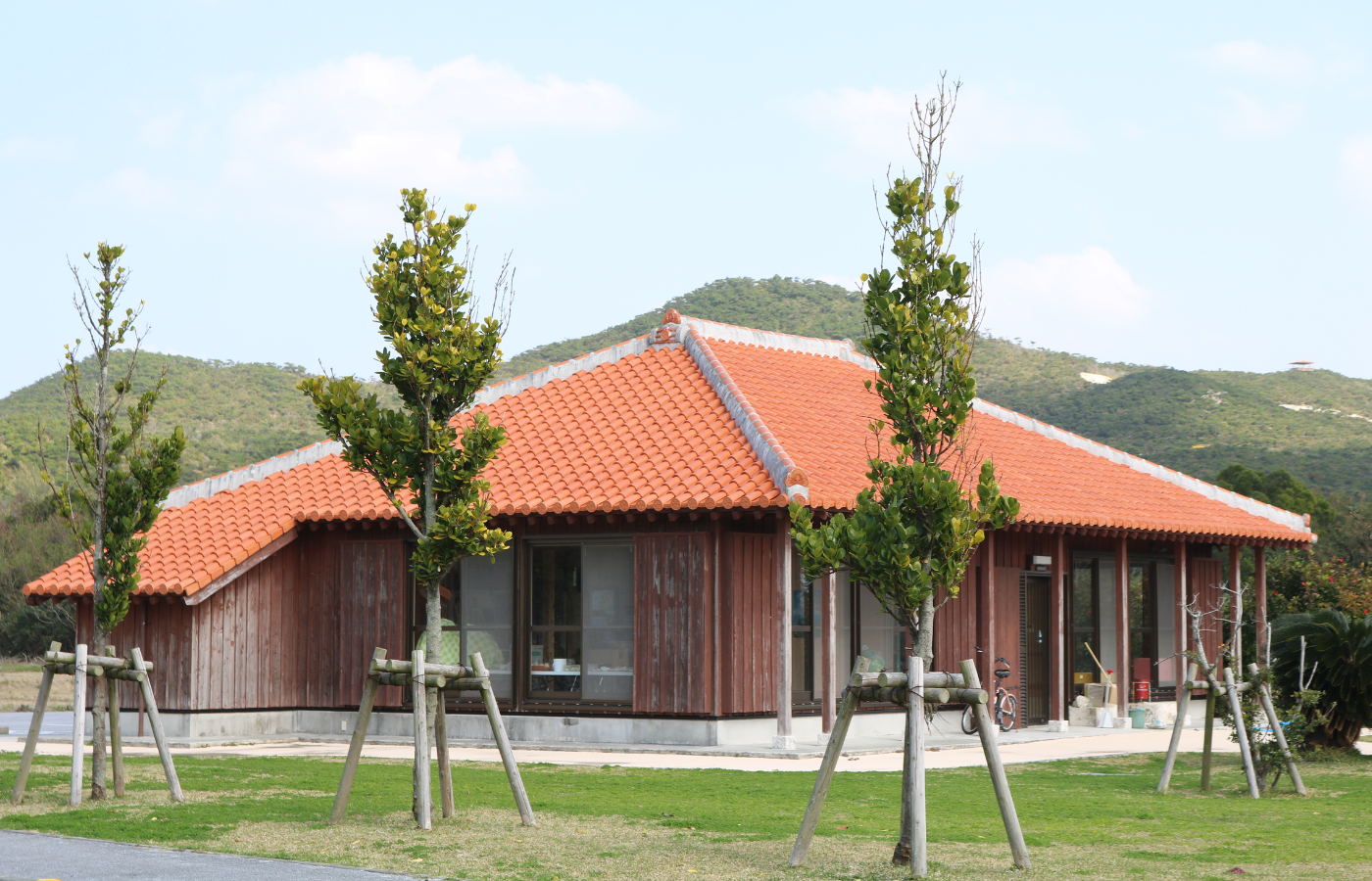 沖縄県伊是名島-伊是名村体験交流観光連携施設