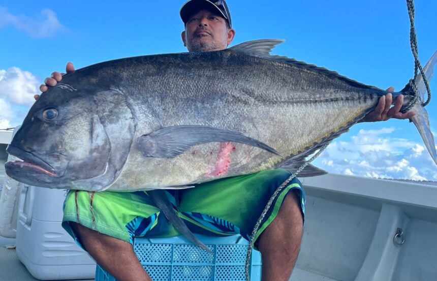釣りガイドのご紹介 | 絶景の観光スポット | 沖縄の歴史を探検・探究