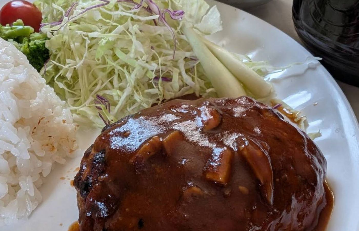 在島上的套餐餐廳享用午餐。